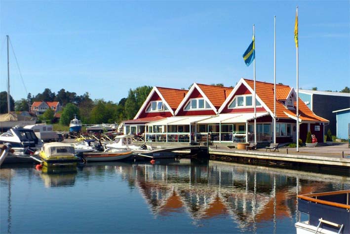 Loftahammar-14.jpg Sjökrogen i Loftahammar ligger vid gästhamnen i Vivassen