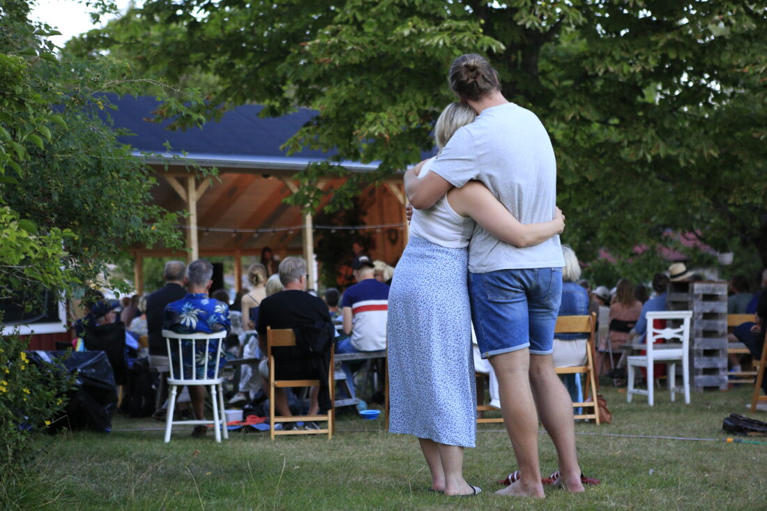 Bild som visar evenemanget ”Tanter är också kittliga” Teater i Smultronboda Fårgård